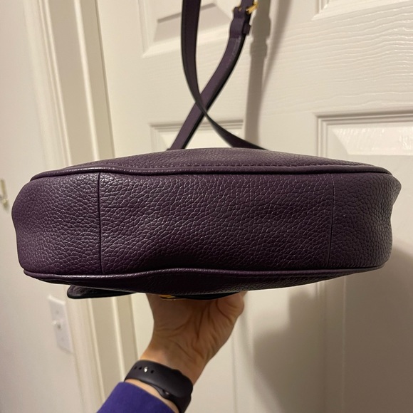 NWOT MARC JACOBS TRAVELER LEATHER MESSENGER BAG IN GRAPE - Picture 6 of 11